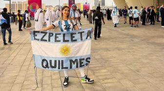 Topless Saat Selebrasi Kemenangan Argentina, Perempuan Ini Unggah Foto Saat Mengecat Payudaranya!