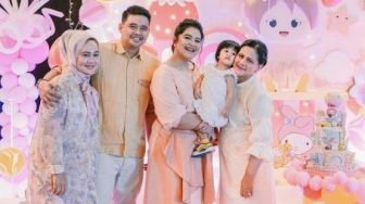 Jarang Terekspose, Ini Sosok Mama Mertua Kahiyang Ayu Ungkapkan Rasanya Jadi Besan Presiden Jokowi