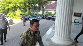 Tiba-tiba Ridwan Kamil Sambangi Heru Budi di Balai Kota DKI Jakarta, Agenda Apa?