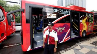 Dukung BTS di Kota Surabaya, Bus Listrik Bantuan Kemenhub Layani Rute Koridor 3 dengan Pembayaran Cashless