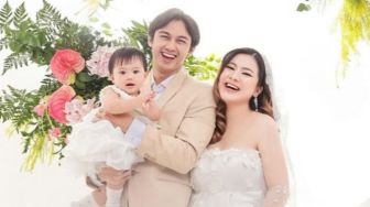Baru Lahir, Intip 4 Potret Anak Kedua Felicya Angelista dan Caesar Hito
