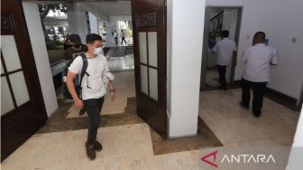 Terkait OTT Sahat Tua Simanjuntak, Gedung Sekda Pemprov Jatim Digeledah KPK