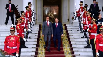 Presiden Joko Widodo atau Jokowi bersama Presiden Republik Sosialis Vietnam Nguyen Xuan Phuc di Istana Kepresidenan Bogor, Kamis (22/12/2022). [Foto: Lukas - Biro Pers Sekretariat Presiden]