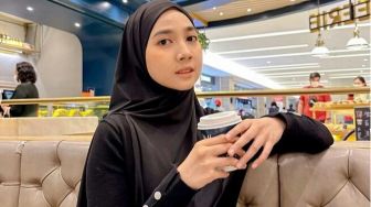 6 Rekomendasi Outfit Cewek Mamba Berhijab Ala Selebgram, Stylish dan Sopan