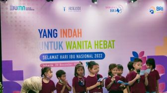 BRI Salurkan Bantuan ke Sekolah Anak Jalanan untuk Peringati Hari Ibu