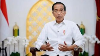 Presiden Jokowi akan Dapat Tepuk Tangan dari Masyarakat, Jika Berani Reshuffle Menteri Sibuk Nyapres