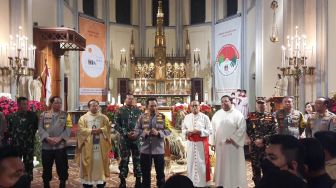 Ke Katedral Jakarta, Kapolri Jenderal Listyo Sigit Prabowo: Misa Malam Natal 2022 Berjalan Lancar