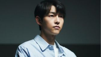 Song Joong Ki Kencani Perempuan Asal Inggris, High Zium Studio Bereaksi