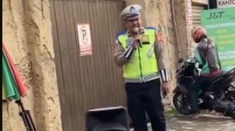 Sosoknya Viral, Ini Cerita Polisi yang Nyanyi Karaoke Bareng Pengamen di Pinggir Jalan Sewon Bantul