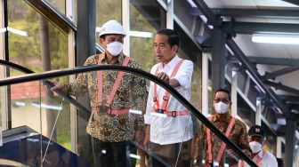 Jika Presiden Keluarkan Dekrit Penundaan Pemilu 2024, Rezim Jokowi Dicatat Semi Otoriter