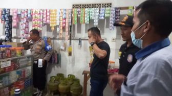 Polsek Ciruas Sita Miras Dari Warung Warga