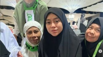 Lesti Kejora Umrah, Ekspresinya Malah Bikin Khawatir: Kenapa Dedek?