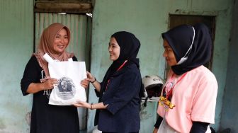 Harga Sembako Melonjak, Mak Ganjar Penuhi Kebutuhan Dapur Ribuan Emak-emak di Singkawang