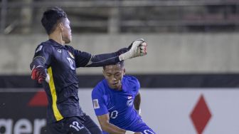 Momen Blunder Konyol Kiper Laos Berujung Gol Kemenangan Singapura di Piala AFF 2022