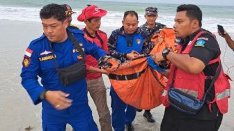 Pelajar Hilang Terseret Arus Pantai Trikora 4 Ditemukan Meninggal Dunia