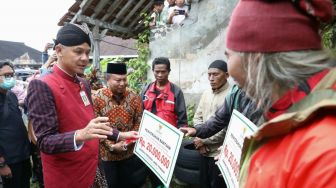 50 Kader PDIP Dapat Bantuan Rehabilitasi Rumah Tak Layak Huni dari Gubernur Ganjar