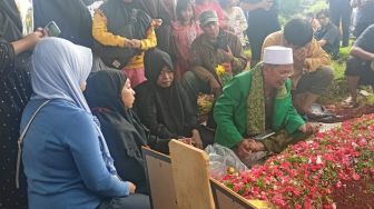 Keluarga Takut Terendam Banjir, Lokasi Makam Pak Ogah Diubah