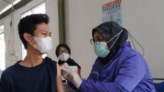 Dekatkan Akses Layanan Booster Ke Pasar, Dinkes Sleman: Pedagang Tidak Perlu Libur untuk Antre Vaksin Ke Puskesmas