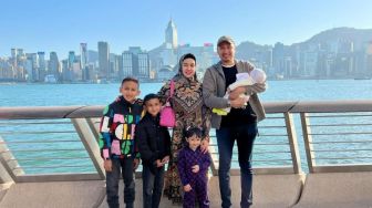 10 Potret Keluarga Kartika Putri Liburan di Hong Kong, Tak Ajak Anak Sambung Pertama, Kenapa?