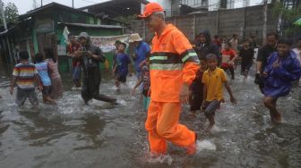 Gubernur Ganjar Cek Langsung Banjir di Kota Semarang