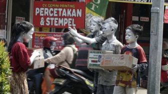 MUI Sumut Keluarkan Fatwa, Ini Alasan Manusia Silver Haram