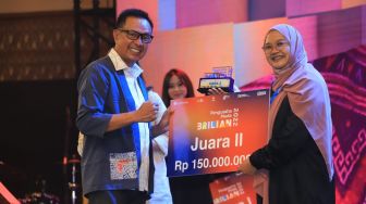 Nana Baby Carrier Raih Juara 2 Penghargaan Pengusaha Muda Brilian 2022