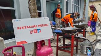 Banjir Melanda Semarang, Pertamina Salurkan Bantuan Bright Gas dan Sembako ke Posko Utama