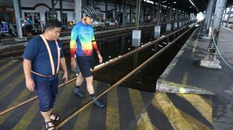 Ganjar Cek Kondisi Banjir di Semarang, Stasiun Tawang Jadi Prioritas Penanganan