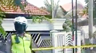 Tim Jibom Amankan Bungkusan Misterius di Jalan Mojopahit, Bukan Meledak, Isinya Justru Bikin Mual