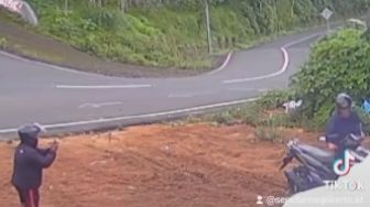 Viral Dua Pemuda Diduga Buat Konten Lelucon soal Kecelakaan di Tikungan Pacet, Warganet Geram