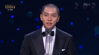 Lama Tak Tampil di Depan Publik, Lee Seung Gi Minta Maaf karena Raih Daesang
