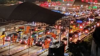 Volume Kendaraan di Jalan Tol Jakarta-Cikampek Tinggi, Jasa Marga Operasikan Japek II Selatan