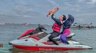 Teuku Ryan dan Ria Ricis Ajak Anak Main Jetski Tanpa Pengaman, Ekspresi Ketakutan Disorot