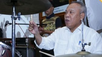 Begini Awal Mula Menteri Basuki Tiba-tiba Jadi Drummer Band Kotak