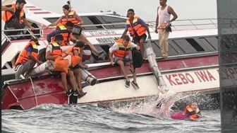 Fast Boat Rute Nusa Penida - Sanur Karam, Wisatawan Asing Berusaha Menyelamatkan Diri