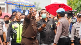 Ketua Majelis Hakim Turun Gunung Tinjau Lokasi Pembunuhan Brigadir Yosua