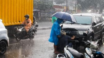 Tatap Aman Meski Musim Hujan, Ini Dia 5 Teknologi Mobil yang Bikin Pengendara Tenang