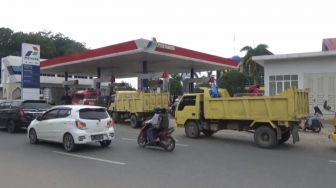 Butuh Solusi Atasi Antrean BBM Bersubsidi