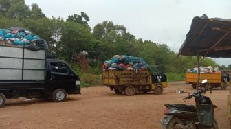 Sampah di TPS Batam Kota Menumpuk, Warga Keluhkan Bau Busuk