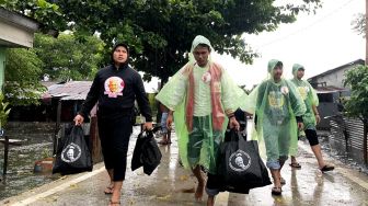 GMC Sulsel Gelar Baksos Bagi-bagi Sembako ke Korban Banjir Makassar