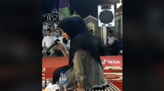 Viral Video Qoriah Nadia Hawasyi Disawer Uang, Warganet Auto Istighfar