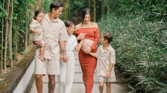 Tetap Memukau di Kehamilan Ke-4, Jenifer Bachdim Foto Maternity Pakai Busana Adat Bali