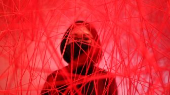 Melihat Luapan Jiwa Chiharu Shiota dalam Pameran The Soul Trembles di Museum Macan