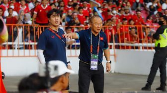 Ngomel Terus, Reaksi Park Hang-seo di Laga Timnas Indonesia vs Vietnam Jadi Sorotan
