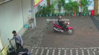 Cerdik! Dua Karyawan Minimarket Kecoh 3 Perampok Bersenjata Tajam di Jaktim