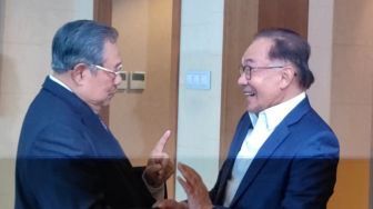 Sahabat Lama, Ini Momen Keakraban PM Malaysia Anwar Ibrahim Saat Bertemu SBY dan JK di Jakarta
