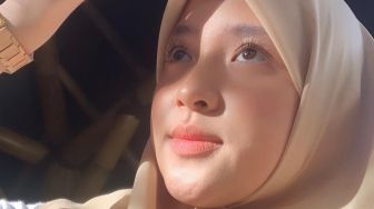 Dengan Gaya Hijab Baru, Nissa Sabyan sampai Tak Dikenali: Kayak Anak Pesantren