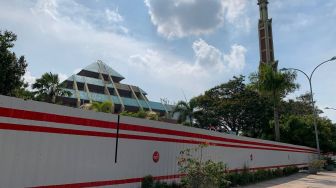 Atap Limas Ciri Khas Masjid Agung Batam Center Mulai Dibongkar