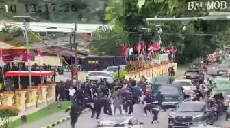 Warga Serang Brimob, Kota Sentani Jayapura Mencekam Usai Gubernur Papua Lukas Enembe Ditangkap