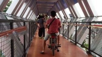 Waduh, Pemotor Kembali Lintasi JPO di Banjarbaru